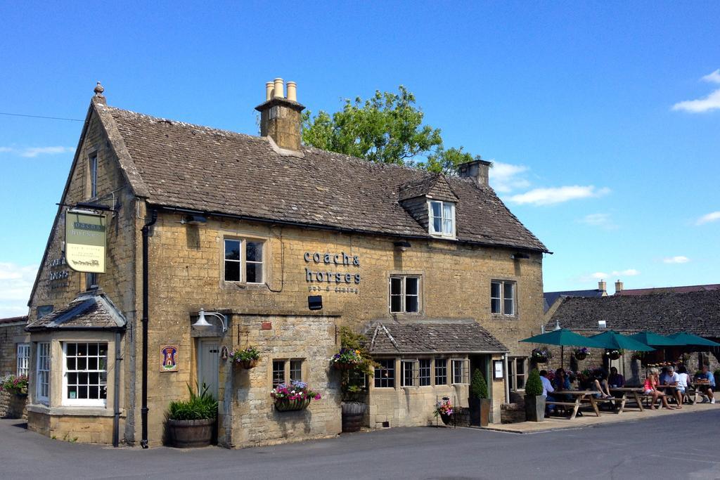 Coach & Horses Hotel Bourton-on-the-Water Екстериор снимка
