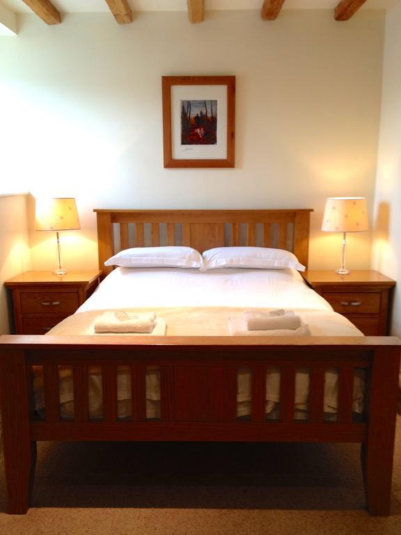Coach & Horses Hotel Bourton-on-the-Water Екстериор снимка